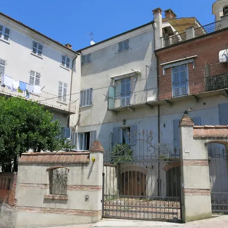 Locazione Turistica Casa Serra * Montegrosso dʼAsti