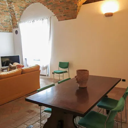 Locazione Turistica Casa Serra * Montegrosso dʼAsti